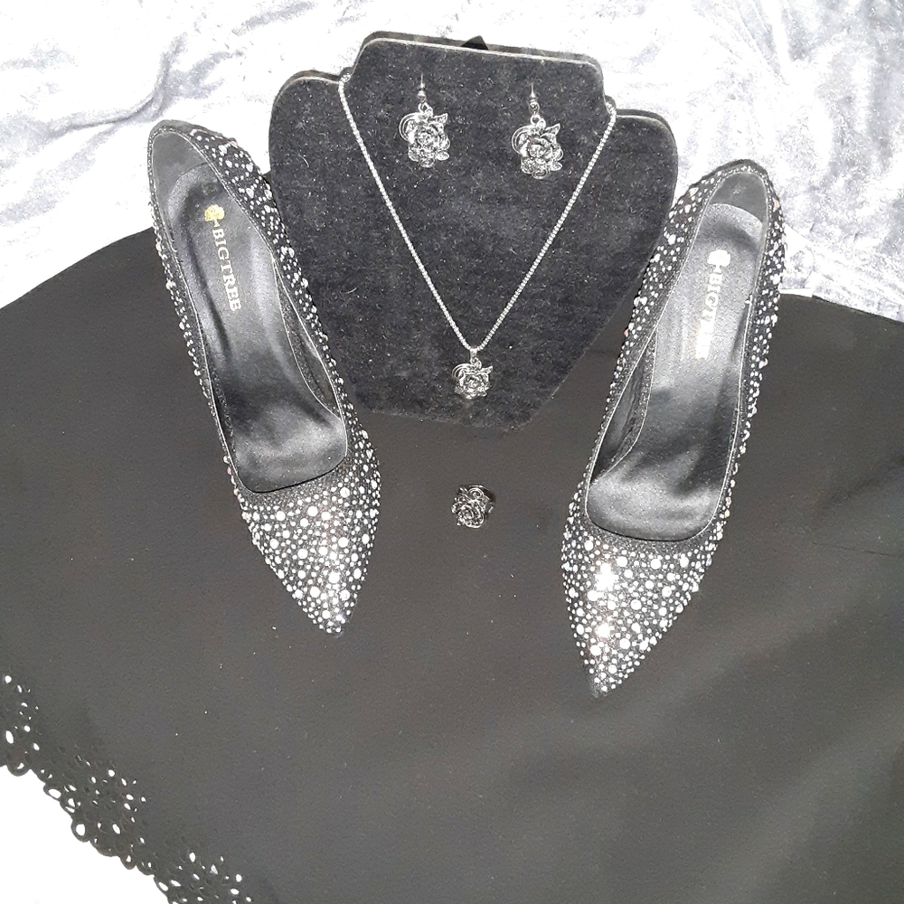 Ann Taylor Dressy black skirt